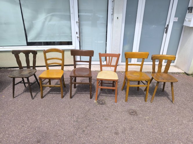 6 chaises bistrot dépareillées vintage en bois