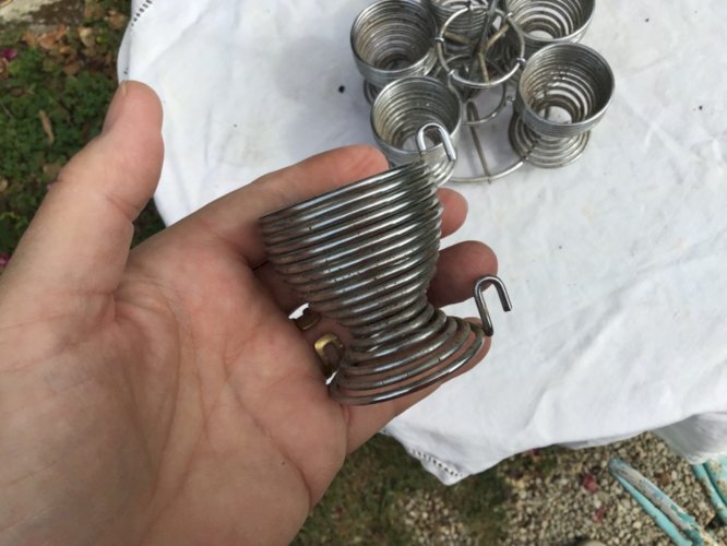 6 coquetiers /présentoir à oeufs RESSORT  SCOUBIDOU  vintage 1950 1960  BISTROT