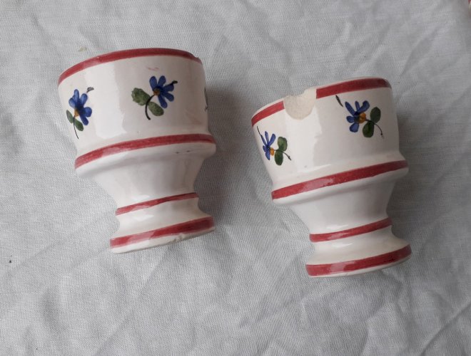 6 coquetiers sur présentoir Forah