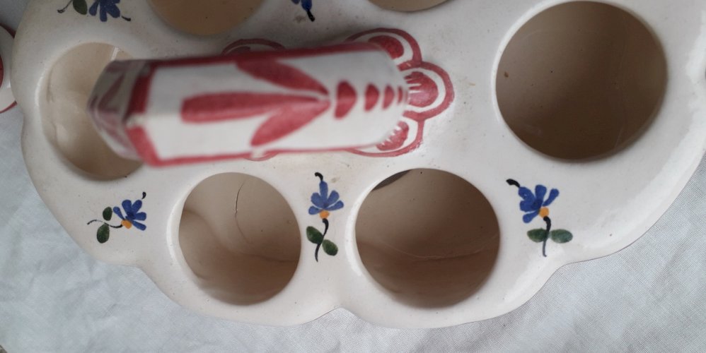 6 coquetiers sur présentoir Forah