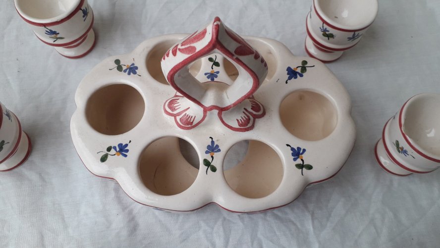 6 coquetiers sur présentoir Forah