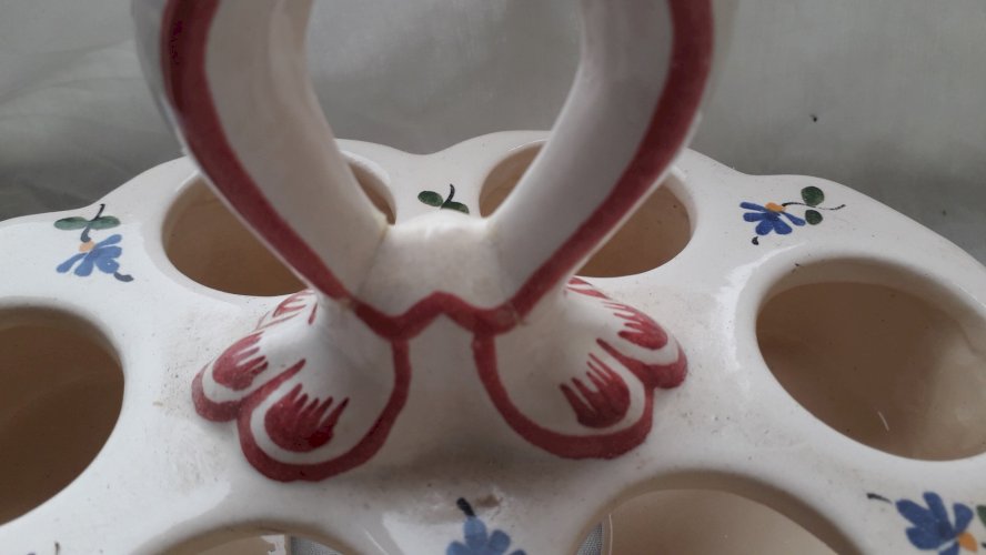 6 coquetiers sur présentoir Forah