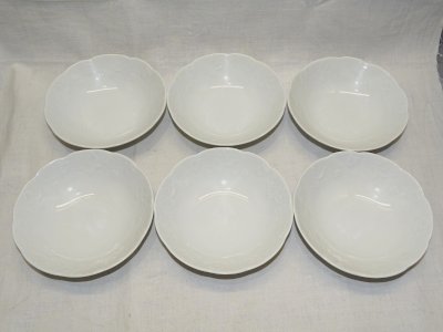 - 6 COUPELLES PORCELAINE LIMOGES THARAUD FEUILLES GRAPPES RAISIN en EPAISSEUR  D
