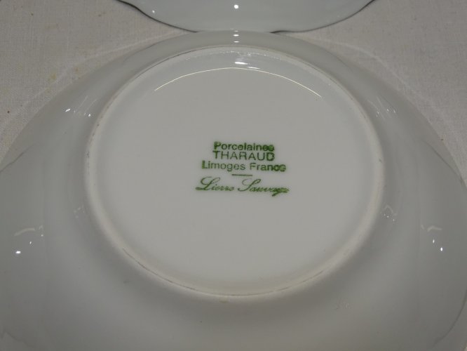 - 6 COUPELLES PORCELAINE LIMOGES THARAUD FEUILLES GRAPPES RAISIN en EPAISSEUR  D
