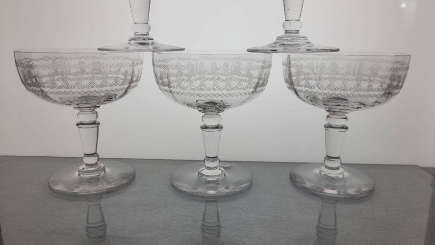 6 coupes à champagne en cristal