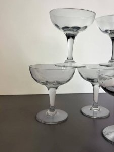 6 champagne glasses