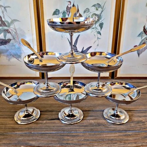 6 Coupes à glaces vintage inox (avec cuillères)