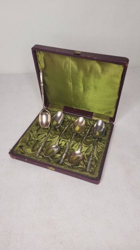 6 cuillères à café en métal argenté Art Nouveau
