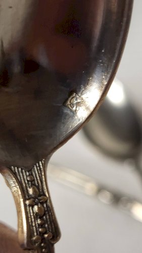 6 cuillères à café en métal argenté Art Nouveau