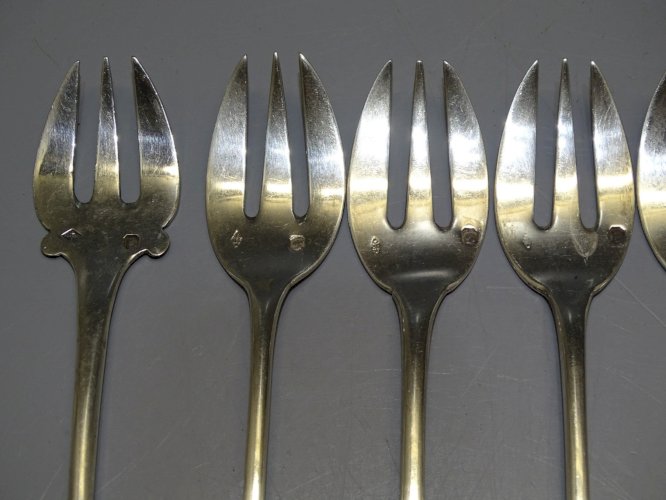 -6 FOURCHETTES A HUITRE ARGENT Poinçon MINERVE 5 CHIFFREES RM 1 CHIFFREE JC  D
