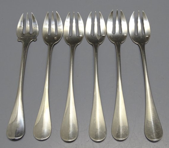 -6 FOURCHETTES A HUITRE ARGENT Poinçon MINERVE 5 CHIFFREES RM 1 CHIFFREE JC  D