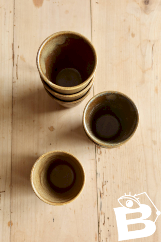 6 gobelets en grès vintage – Dépareillés