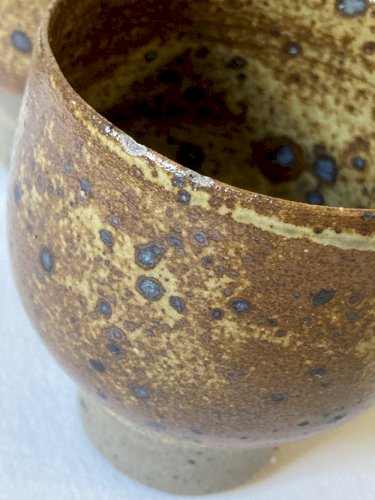 6 gobelets / mugs en grès émaillé moucheté