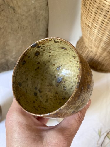 6 gobelets / mugs en grès émaillé moucheté