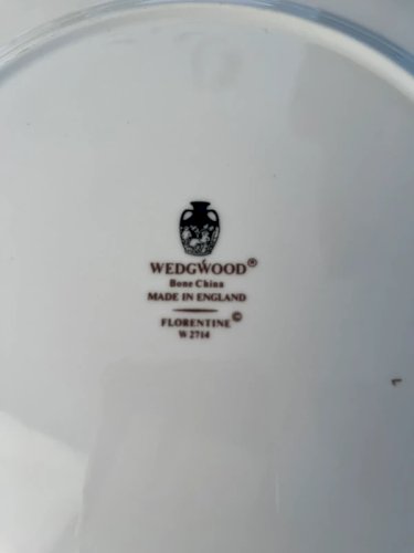 6 grandes assiettes plates Wedgwood modèle Florentine