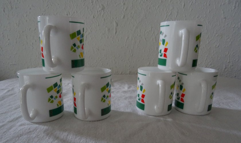  6 Mugs multicolores Arcopal 2083 vintage 8 a huit