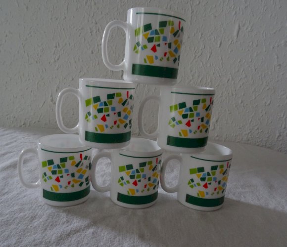  6 Mugs multicolores Arcopal 2083 vintage 8 a huit