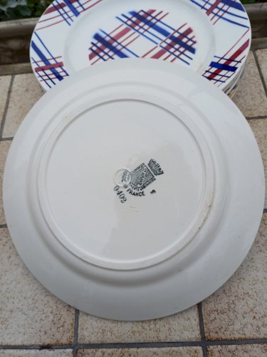 6 petites assiettes des années 1930