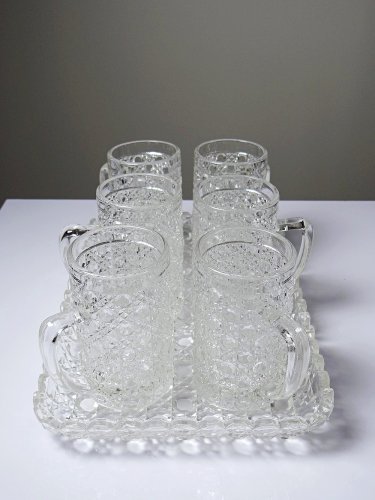 6 Petites chopes & plateau vintages/anciennes en verre pressé style art déco