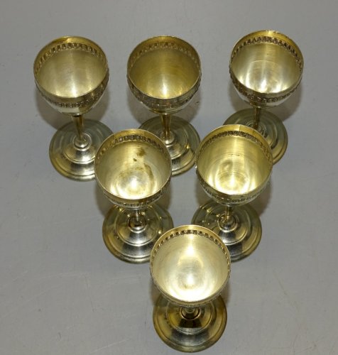 -6 PETITS VERRES A PIED en METAL Argenté PUR JUS de GRENIER COLLECTION     D