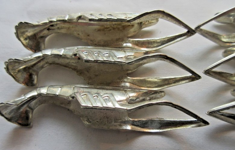 6 porte-couteaux HOMARD en métal couleur argent, design XXème siècle