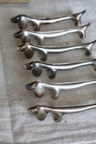6 porte-couteaux vintage chiens teckel – Métal argenté patiné