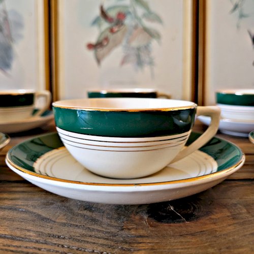 6 tasses Digoin Sarreguemines vertes avec liserés dorés (avec sous tasses)