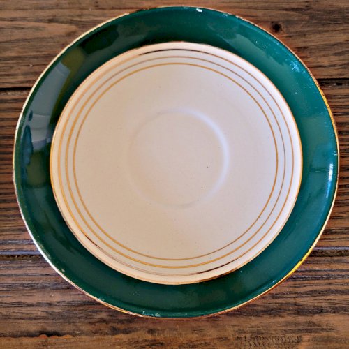 6 tasses Digoin Sarreguemines vertes avec liserés dorés (avec sous tasses)