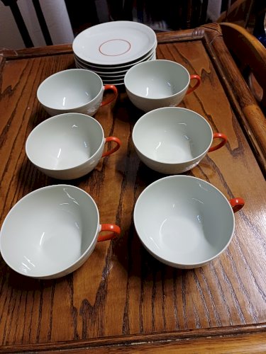 6 TASSES et SOUS TASSES porcelaine signé T. Haviland 