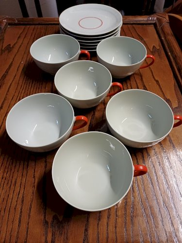 6 TASSES et SOUS TASSES porcelaine signé T. Haviland 