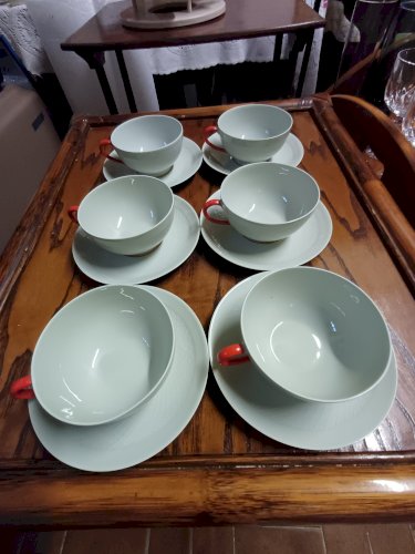6 TASSES et SOUS TASSES porcelaine signé T. Haviland 