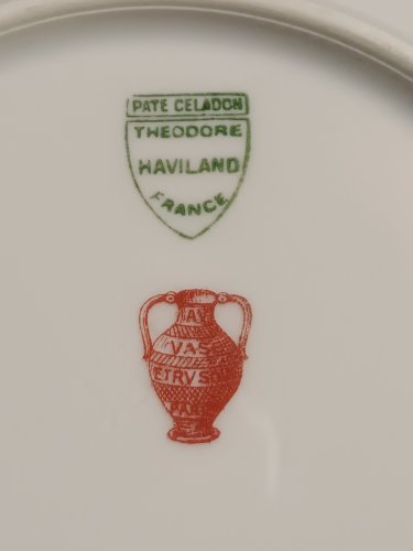 6 TASSES et SOUS TASSES porcelaine signé T. Haviland 