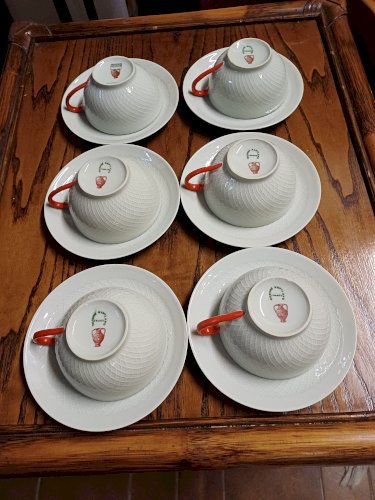 6 TASSES et SOUS TASSES porcelaine signé T. Haviland 