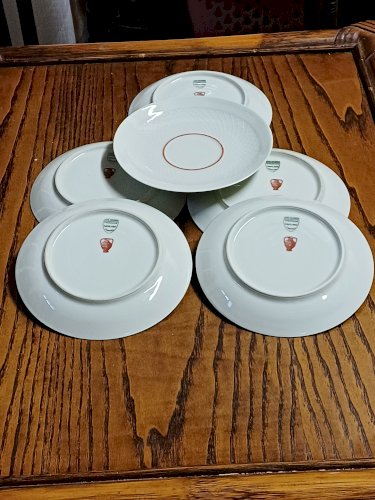 6 TASSES et SOUS TASSES porcelaine signé T. Haviland 