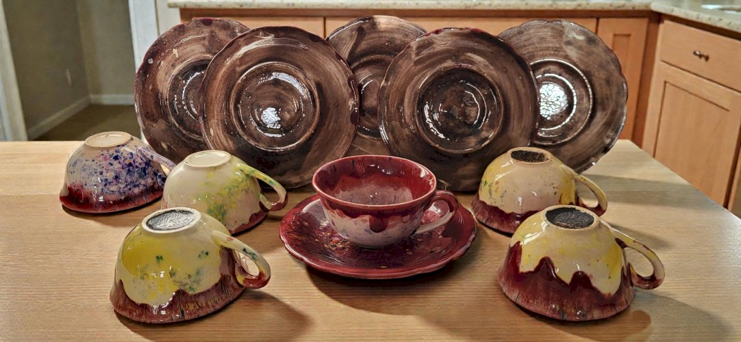 6 tasses / sous tasses en grès du Morvan