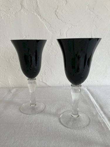 6 verres à pied avec calice en verre noir