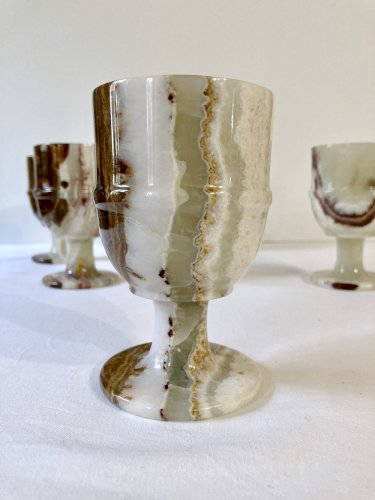6 verres à pied en albâtre