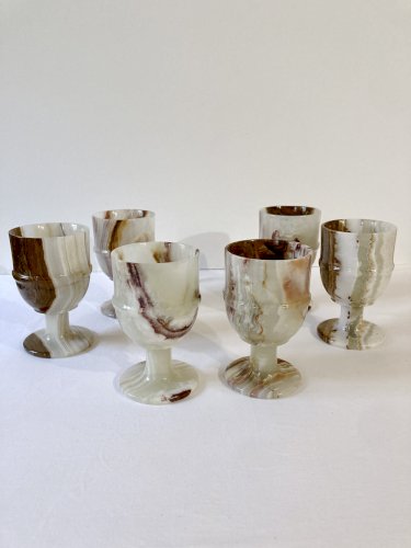 6 verres à pied en albâtre