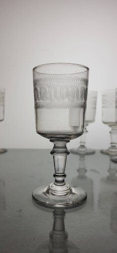 6 verres à vin décor à la grecque