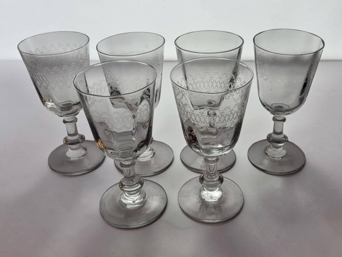 6 verres à vin / eau en verre gravé début XXème
