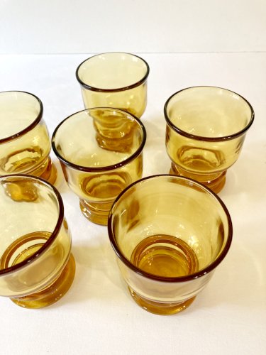 6 verres en verre ambré Pernod S.A.
