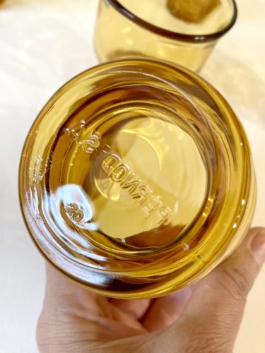 6 verres en verre ambré Pernod S.A.