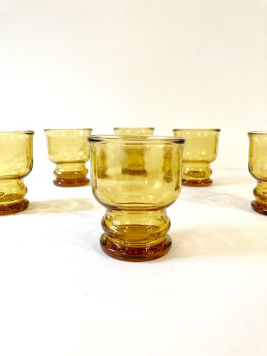 6 verres en verre ambré Pernod S.A.