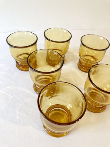 6 verres en verre ambré Pernod S.A.