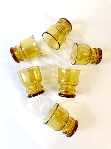 6 verres en verre ambré Pernod S.A.