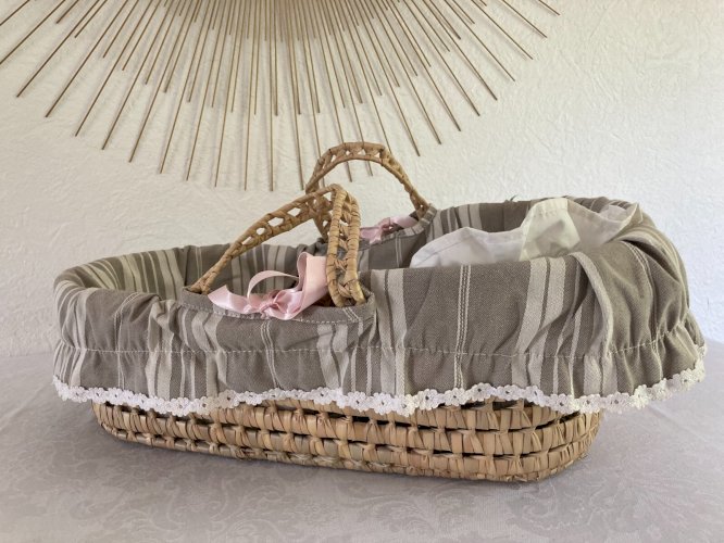 625⚜️ Petit Collin Couffin Pour Poupée en Osier Vintage Longueur 50 Cm