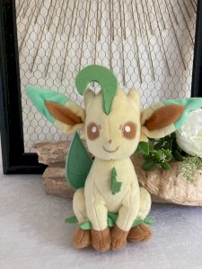 625⚜️ Petite Peluche Doudou Pokémon Leafeon Tomy Hauteur 21 Cm