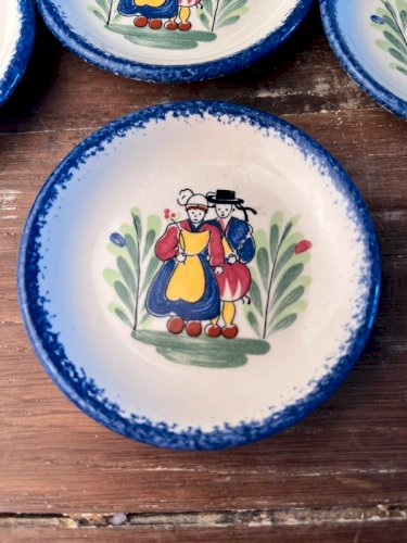 7 assiettes de dînette faïence de Pornic Muzillac