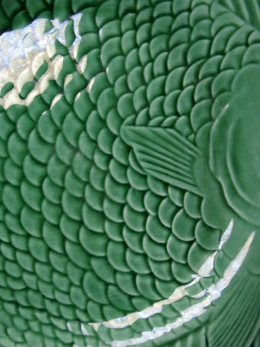 7 Assiettes plates anciennes poissons vert barbotine de Sarreguemines