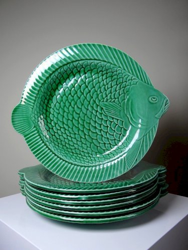 7 Assiettes plates anciennes poissons vert barbotine de Sarreguemines